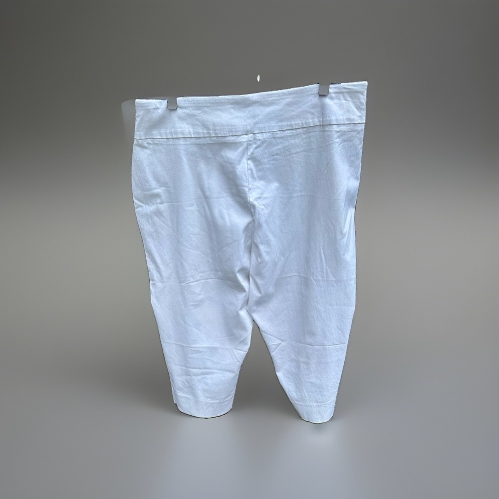 Larry Levine Womens White Capri Pants Size 18W Pull On Stretch Cropped Trousers - Picture 2 of 4